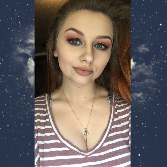 Meet your Posher, Gabrielle - Picture 4 of 5